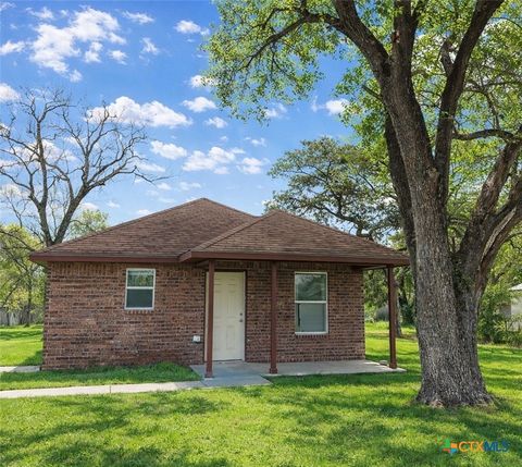 Photo of 807 S Promenade Street, Hallettsville, TX 77964 (MLS # 606670)