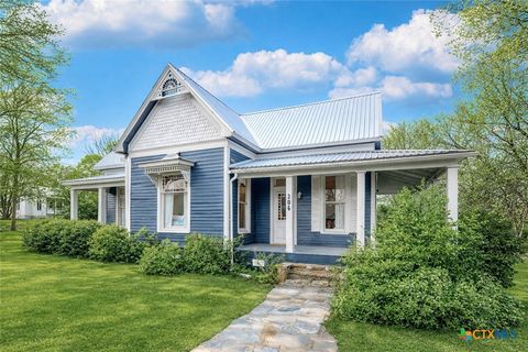 Photo of 306 5th Avenue, Smithville, TX 78957 (MLS # 601161)