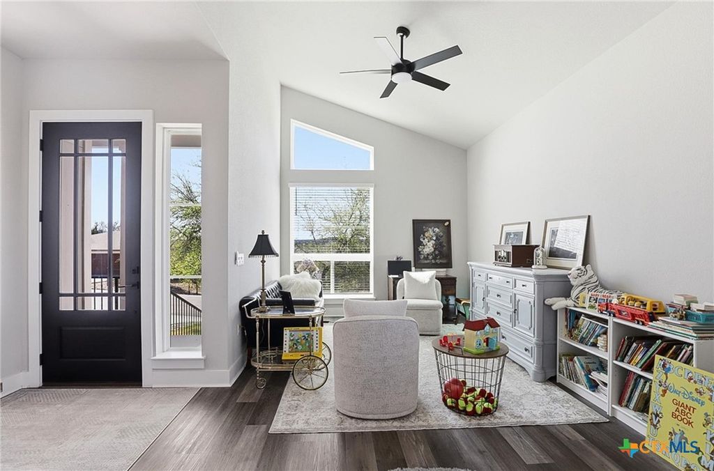 Photo of 21100 Niagara Cove, Lago Vista, TX 78645 (MLS # 611196)