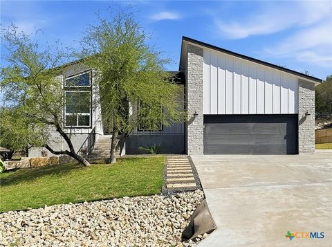 Photo of 21100 Niagara Cove, Lago Vista, TX 78645 (MLS # 611196)