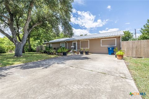 Photo of 313 Dan Ave Avenue, Port Lavaca, TX 77979 (MLS # 609461)