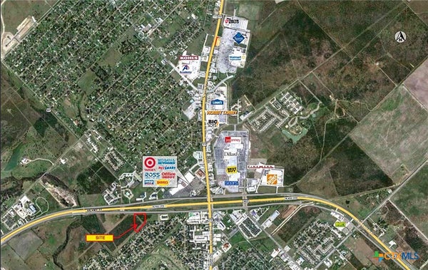 8303 NE ZAC LENTZ PKWY, VICTORIA, TX 77904 - Image 2a0b3b4556c82604bba2c2ccd8024546/3989214501