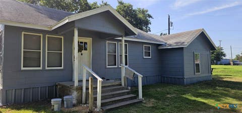 Photo of 501 N Austin Avenue, Cameron, TX 76520 (MLS # 623518)