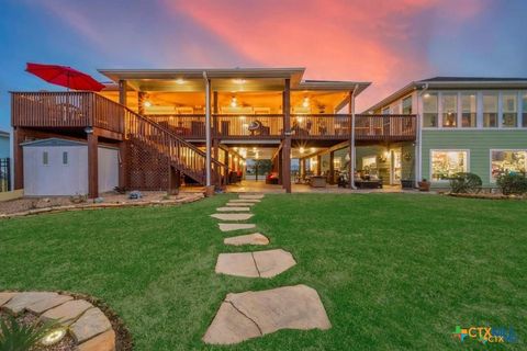 792 W Bayshore Drive Palacios TX 77465