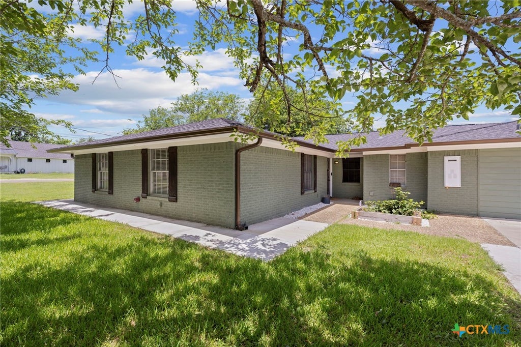 Photo of 575 W 4th Street, Crawford, TX 76638 (MLS # 615323)