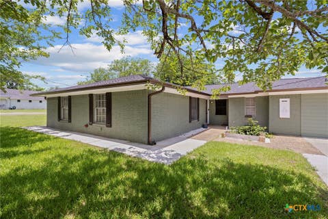 Photo of 575 W 4th Street, Crawford, TX 76638 (MLS # 615323)
