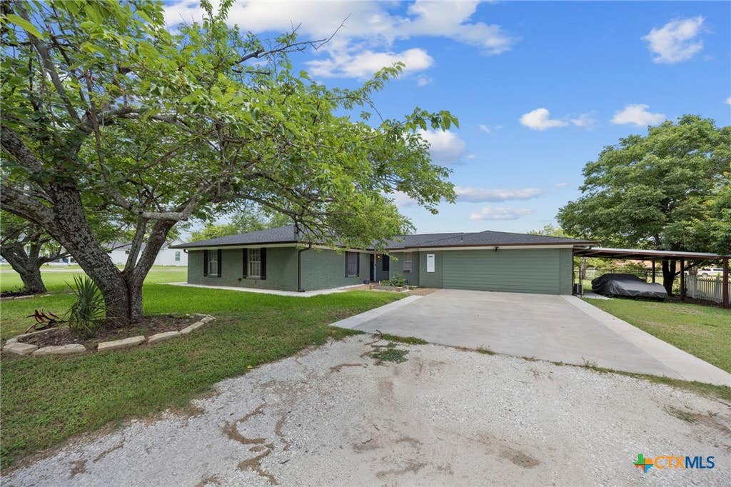 Photo of 575 W 4th Street, Crawford, TX 76638 (MLS # 615323)