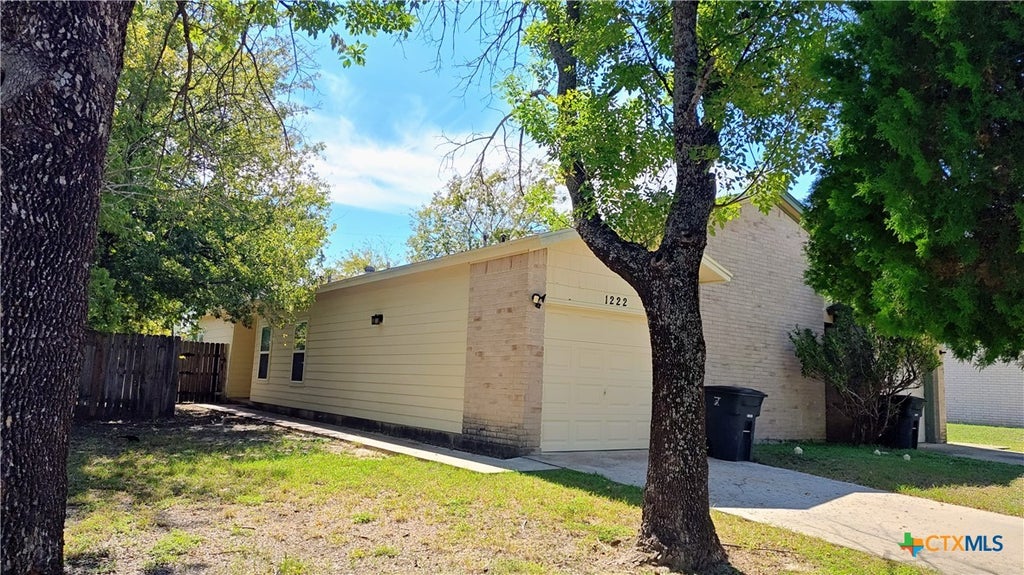 Photo of 1222 Royal Crest Drive, Killeen, TX 76549 (MLS # 627509)
