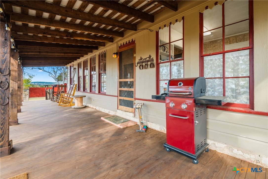 3499 W US Highway 290