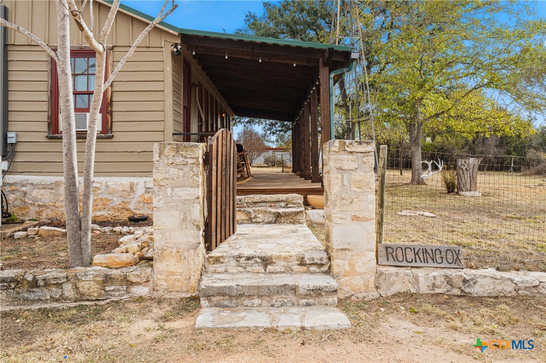 3499 W US Highway 290