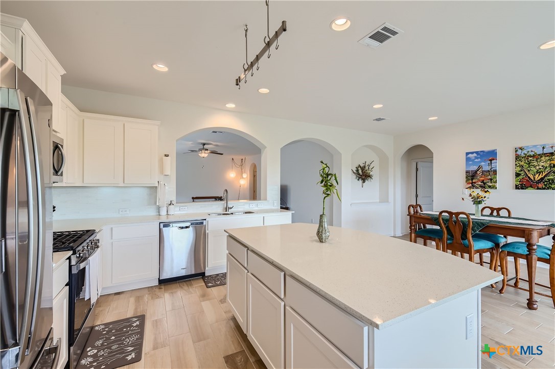 San Marcos, Texas 78666, United States, 3 Bedrooms Bedrooms, ,2 BathroomsBathrooms,Residential,Pending,57413