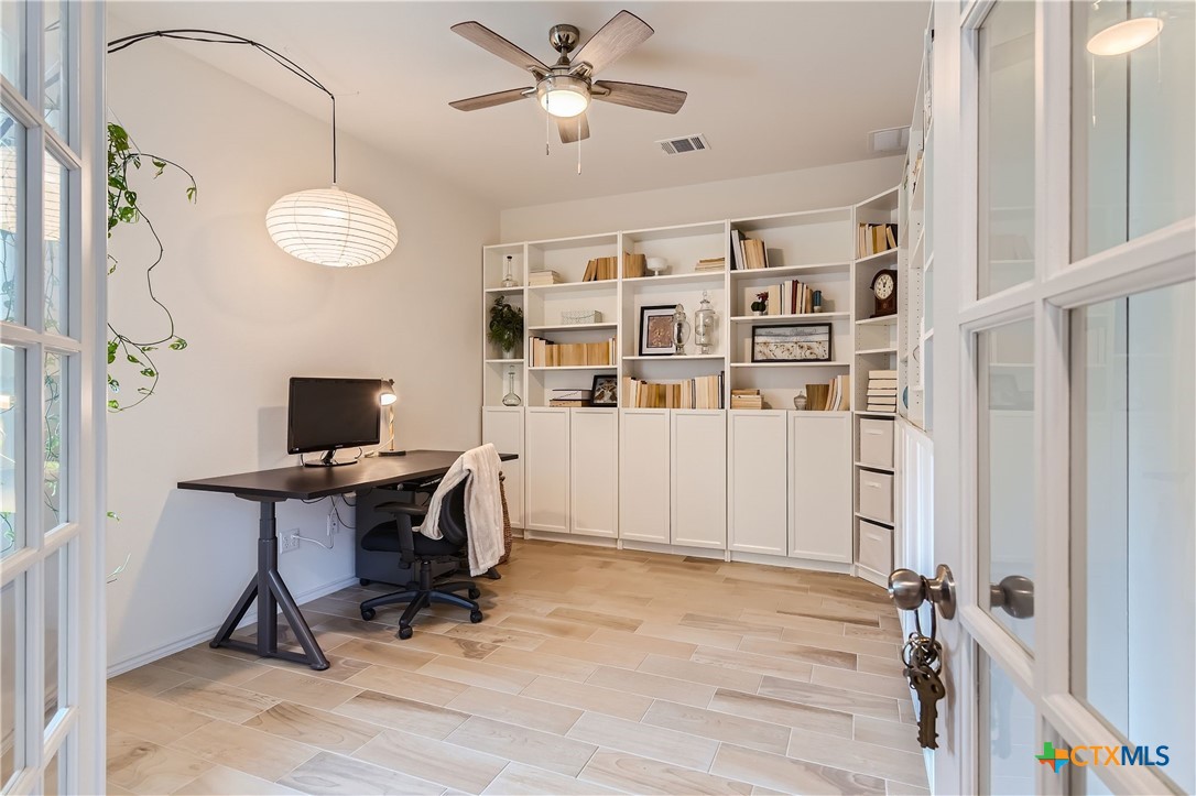 San Marcos, Texas 78666, United States, 3 Bedrooms Bedrooms, ,2 BathroomsBathrooms,Residential,Pending,57413