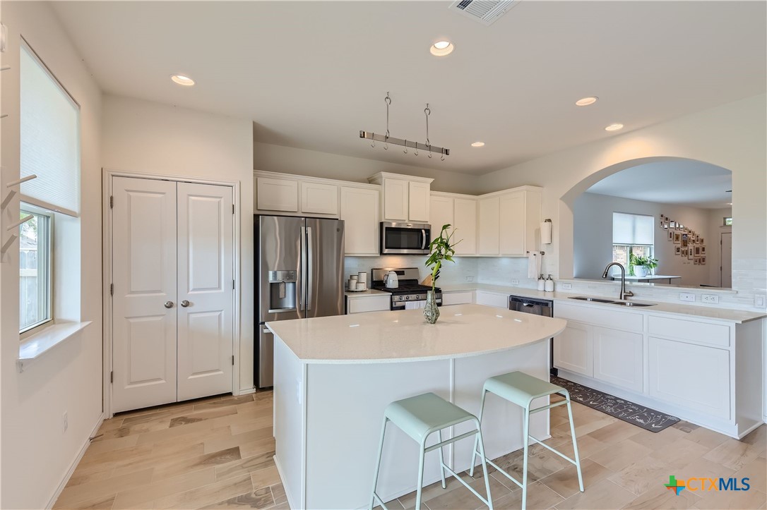 San Marcos, Texas 78666, United States, 3 Bedrooms Bedrooms, ,2 BathroomsBathrooms,Residential,Pending,57413