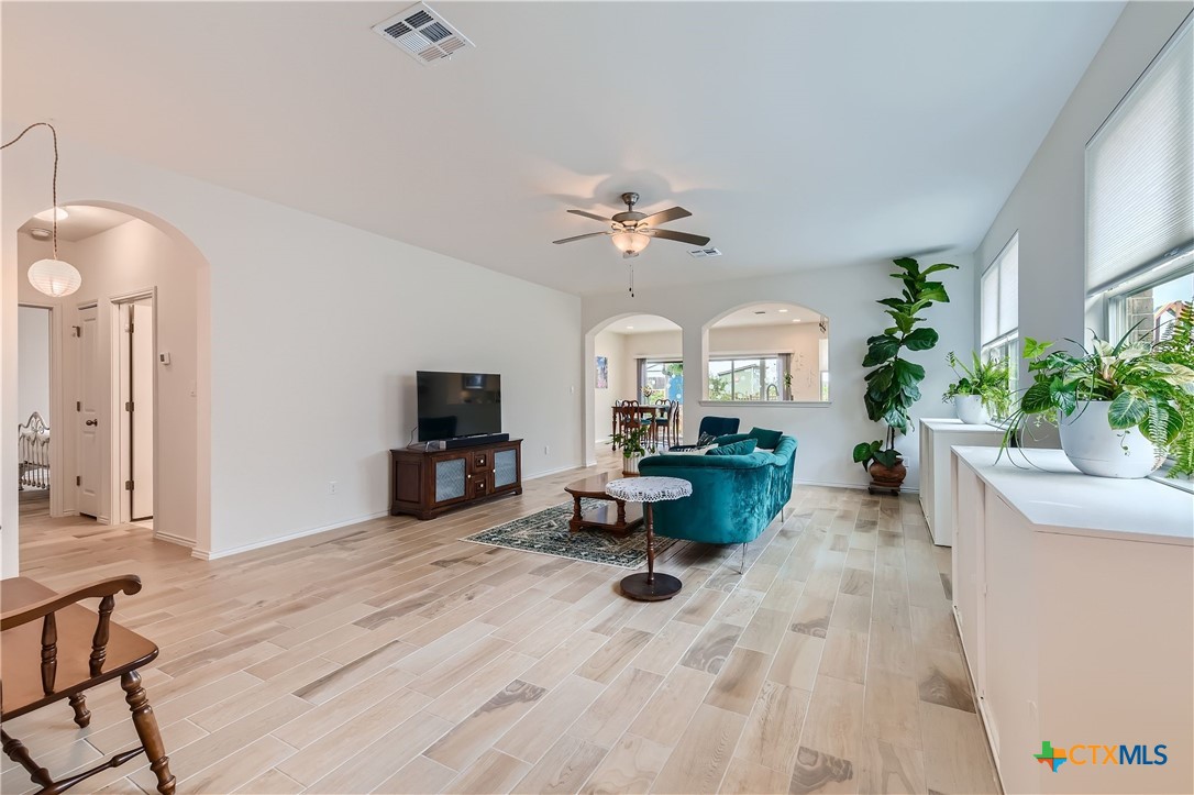 San Marcos, Texas 78666, United States, 3 Bedrooms Bedrooms, ,2 BathroomsBathrooms,Residential,Pending,57413