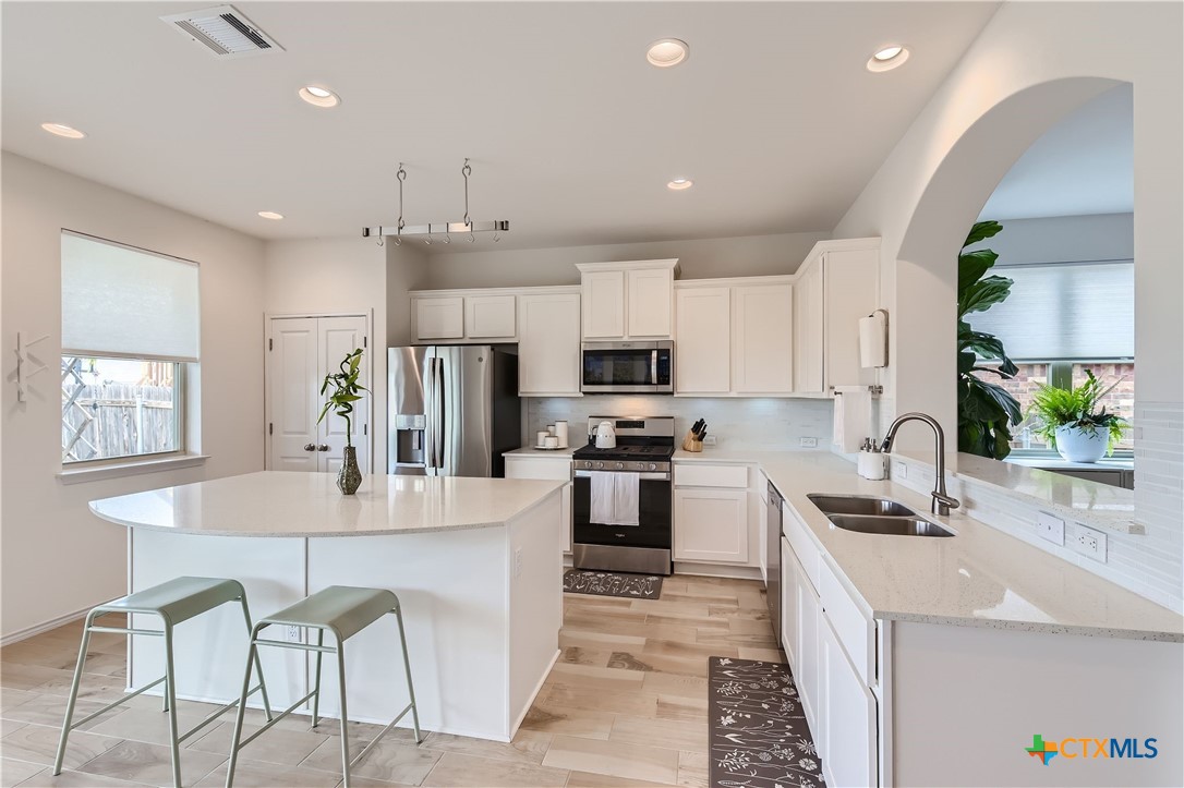 San Marcos, Texas 78666, United States, 3 Bedrooms Bedrooms, ,2 BathroomsBathrooms,Residential,Pending,57413