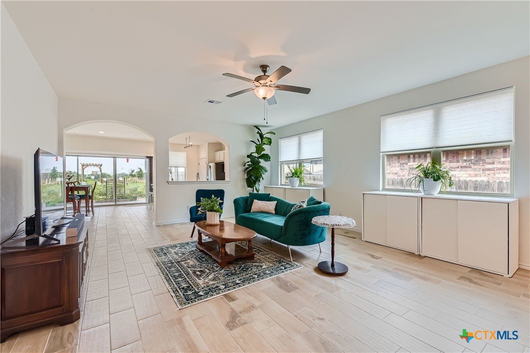 San Marcos, Texas 78666, United States, 3 Bedrooms Bedrooms, ,2 BathroomsBathrooms,Residential,Pending,57413