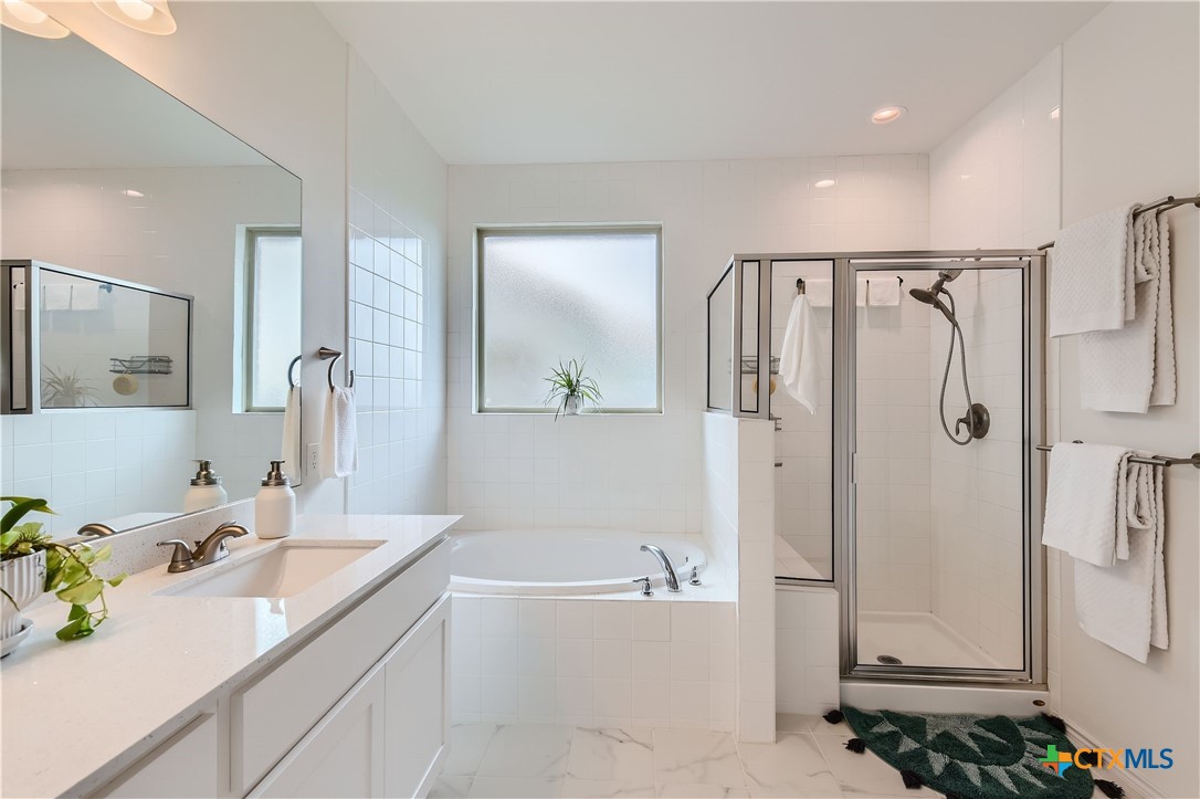 San Marcos, Texas 78666, United States, 3 Bedrooms Bedrooms, ,2 BathroomsBathrooms,Residential,Pending,57413