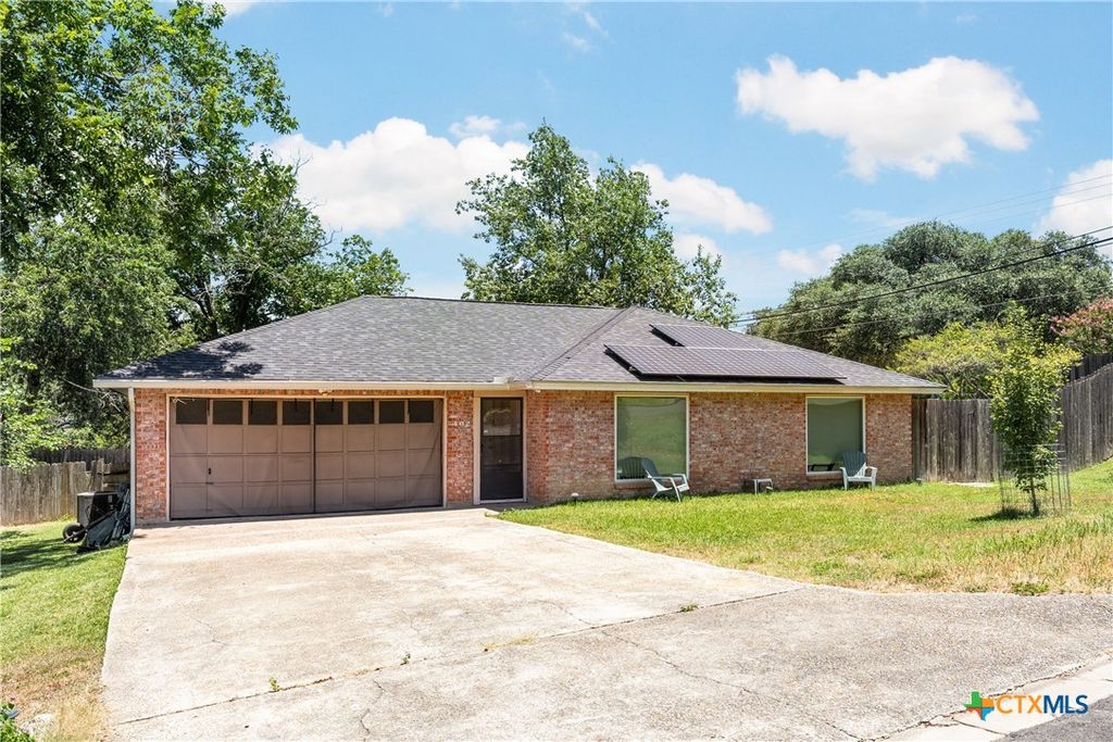 Photo of 102 Chaparral Street, San Marcos, TX 78666 (MLS # 619303)