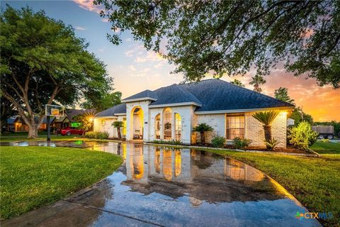 601 Woodlake Drive McQueeney TX 78123