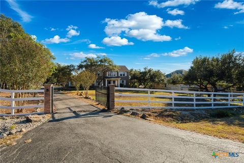 Photo of 260 Wentworth, Spring Branch, TX 78070 (MLS # 602888)