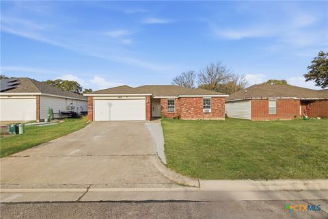 Photo of 1012 Muelhause Street, Belton, TX 76513 (MLS # 602469)