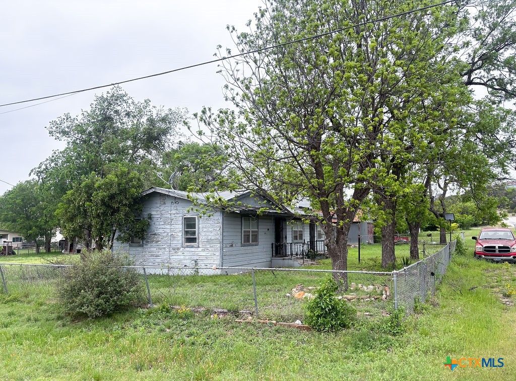 Photo of 507 S 7th Street, Lometa, TX 76853 (MLS # 610679)