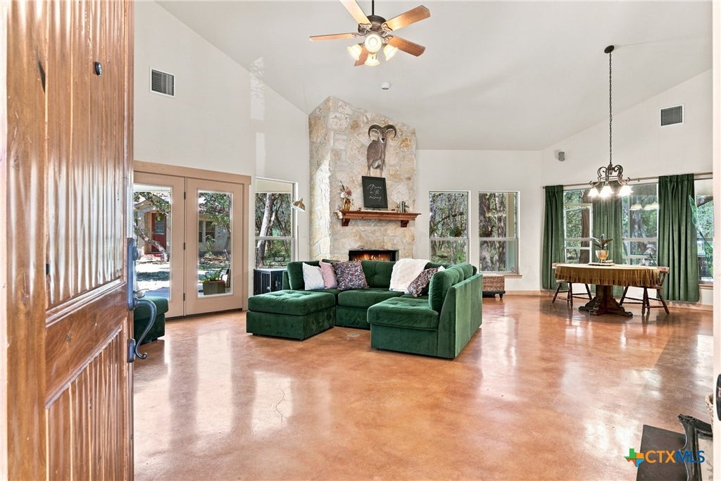 Photo of 2 Trophy Lane, New Braunfels, TX 78132 (MLS # 624984)