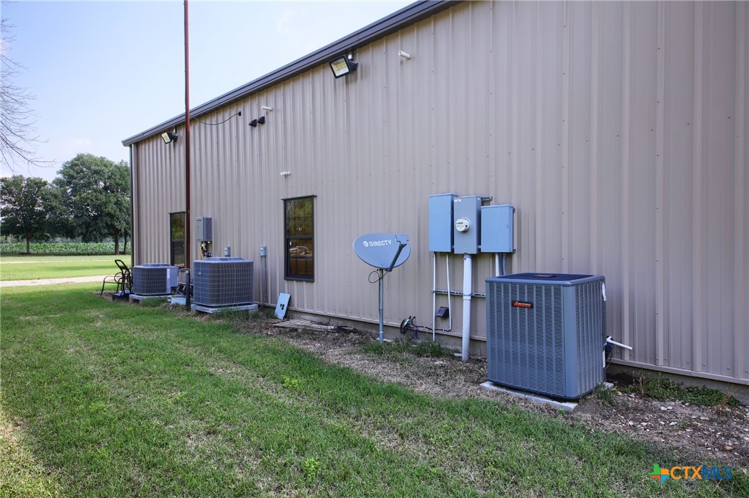 221 Private Road 4001