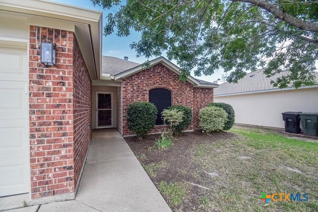 1614 Twisted Oak Drive