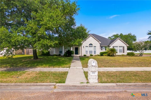 Photo of 202 Ridge View, Victoria, TX 77904 (MLS # 621551)
