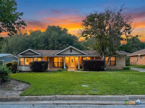 Photo of 1329 Donovan Street, Gonzales, TX 78629 (MLS # 612029)