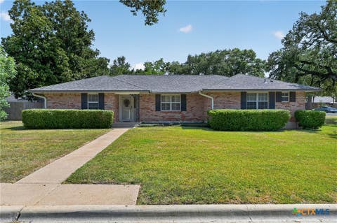 Photo of 501 E 24th Avenue, Belton, TX 76513 (MLS # 621507)
