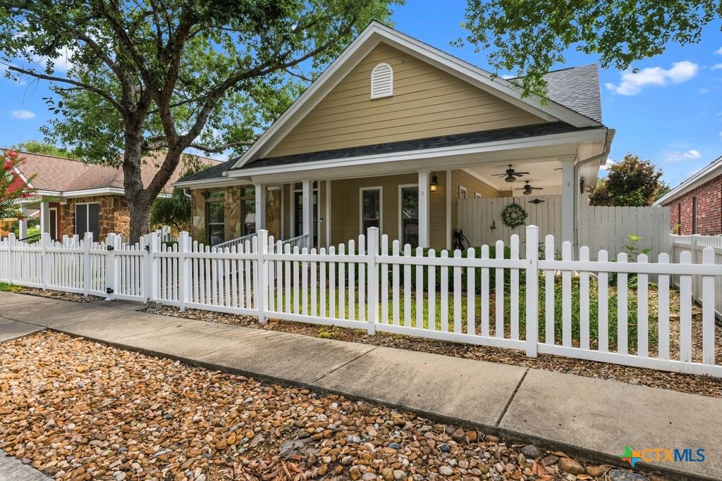 Photo of 2322 Cotton Boulevard, New Braunfels, TX 78130 (MLS # 617618)