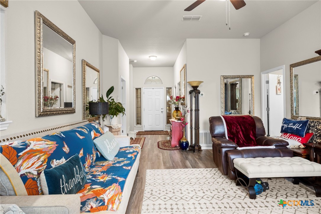 2513 Petersburg Lane