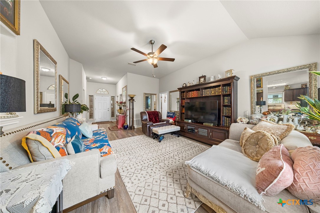 2513 Petersburg Lane