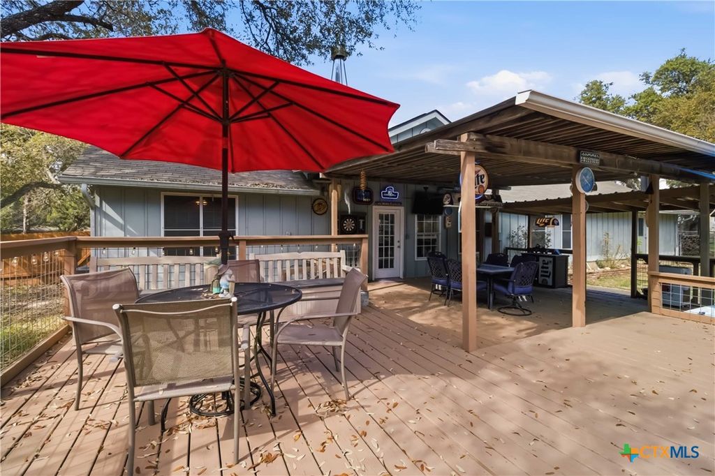 Photo of 1354 Dawnridge Drive, Canyon Lake, TX 78133 (MLS # 605403)
