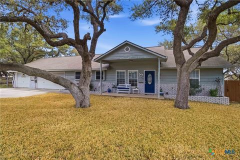 Photo of 1354 Dawnridge Drive, Canyon Lake, TX 78133 (MLS # 605403)