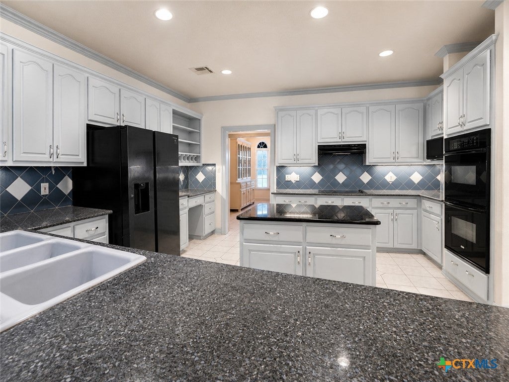 2450 W Amity Road