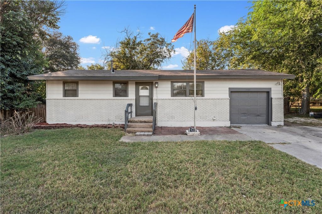 Photo of 1304 S 23rd Street, Copperas Cove, TX 76522 (MLS # 610925)