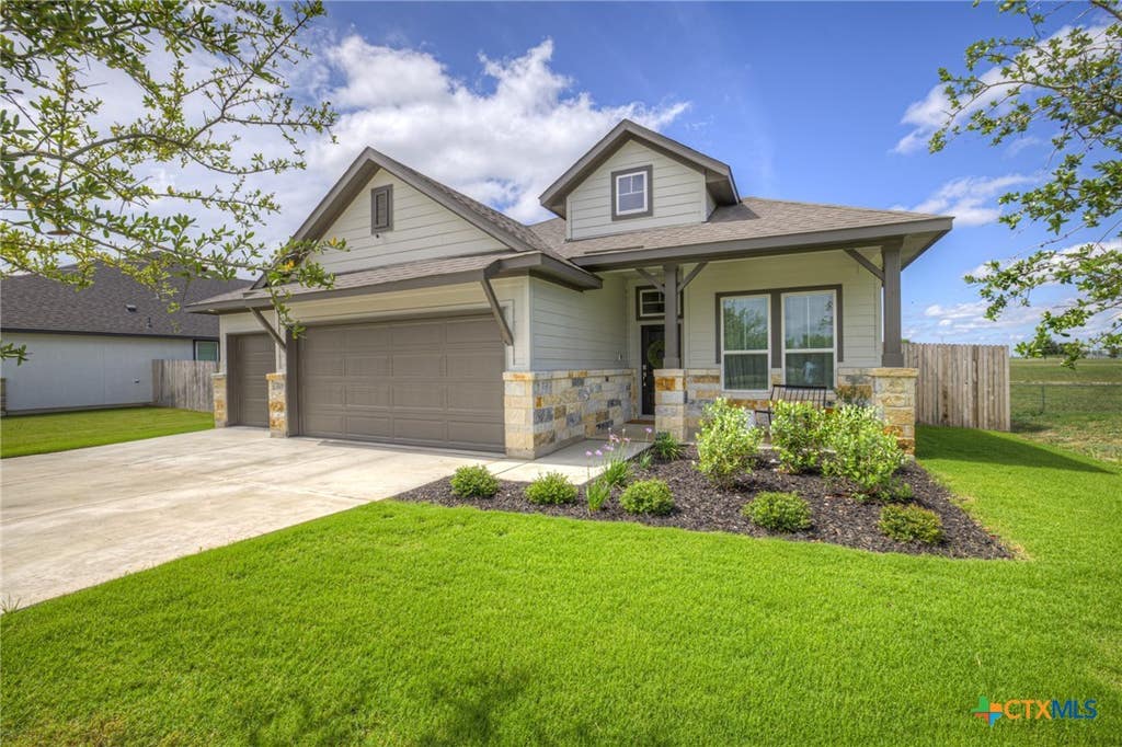 Photo of 708 Willowbrook, New Braunfels, TX 78130 (MLS # 614684)
