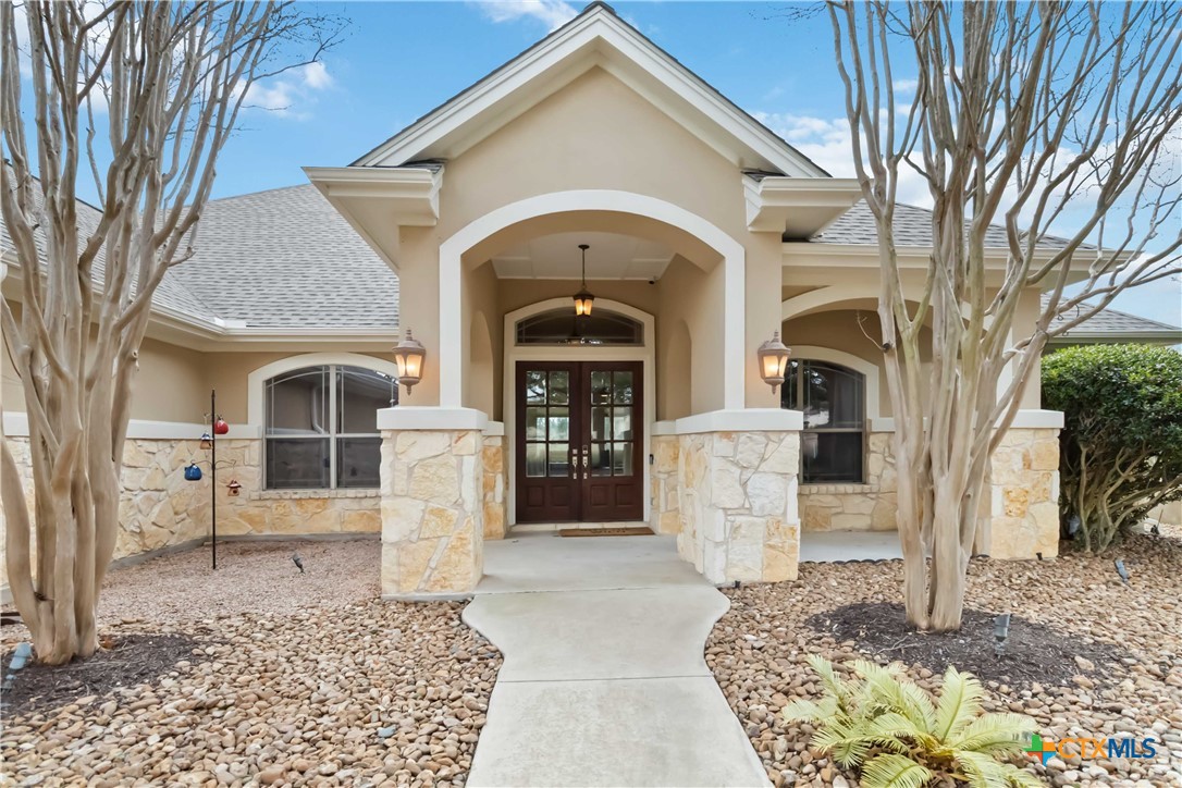 108 Standing Oak Drive