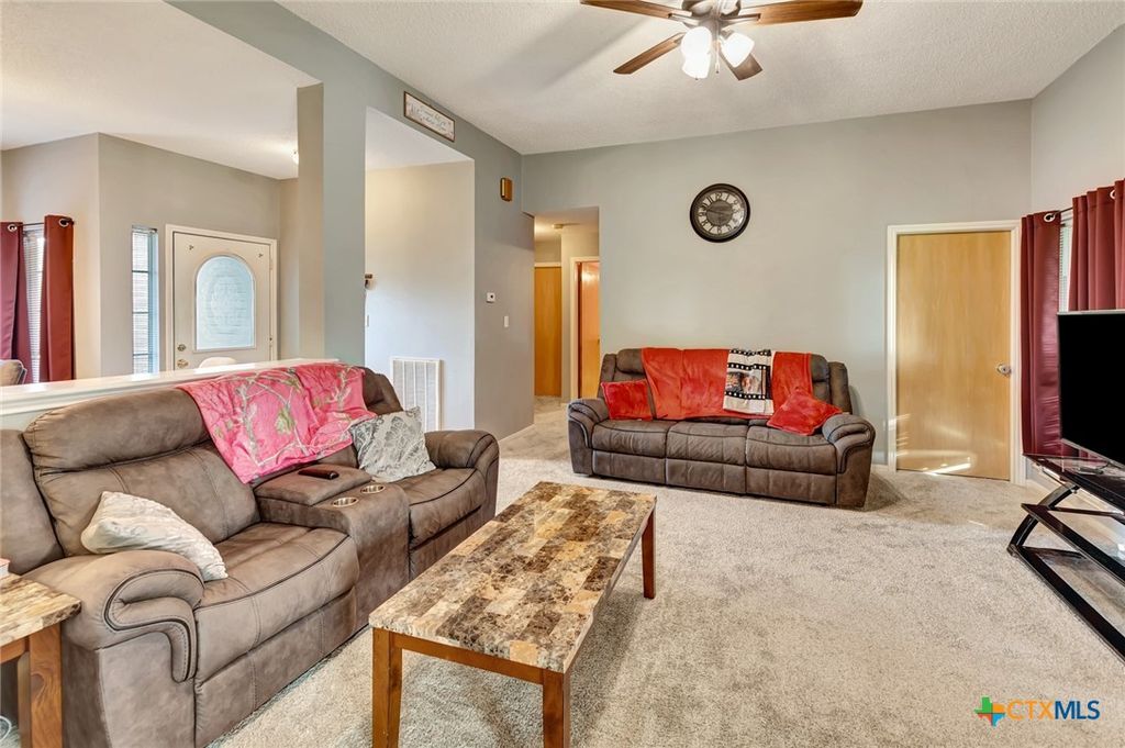 Photo of 103 Ashland Creek, Victoria, TX 77901 (MLS # 616455)