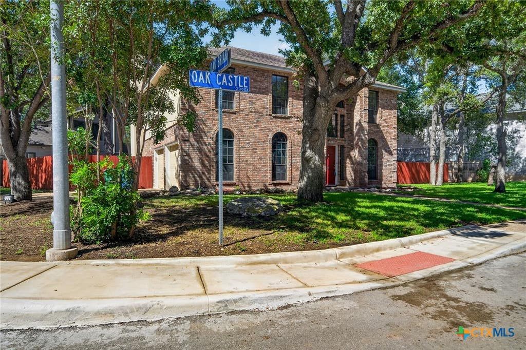 Photo of 2326 Oak Castle Dr, San Antonio, TX 78232 (MLS # 623392)