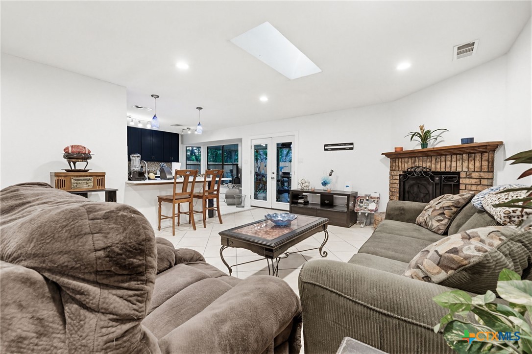 302 W Anderson Avenue