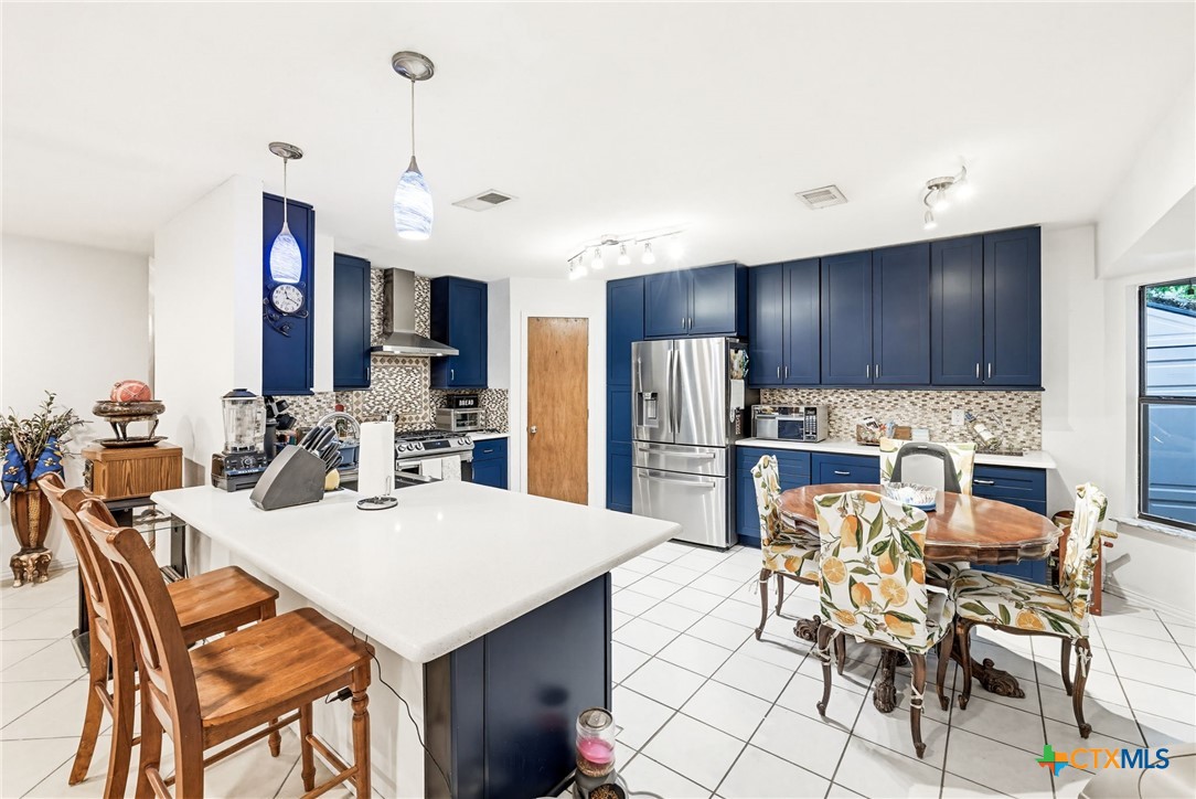 302 W Anderson Avenue