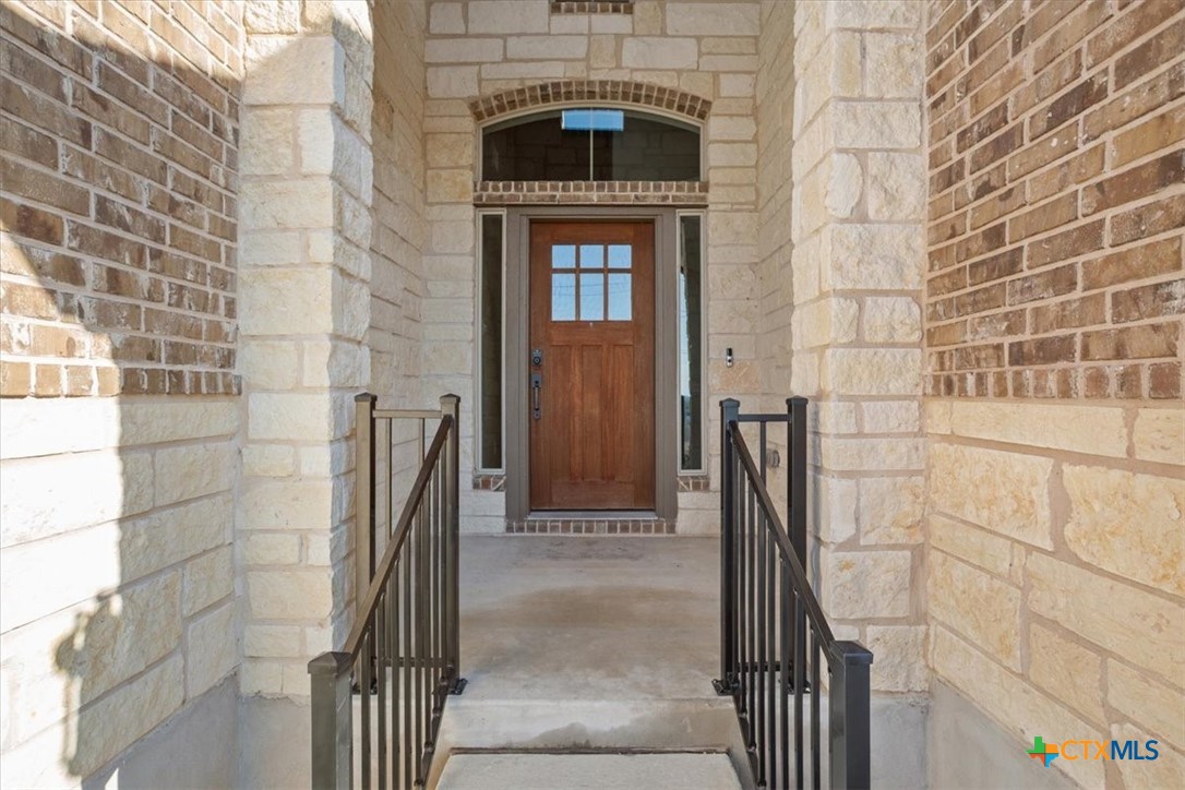 1701 Meadow Crest Drive