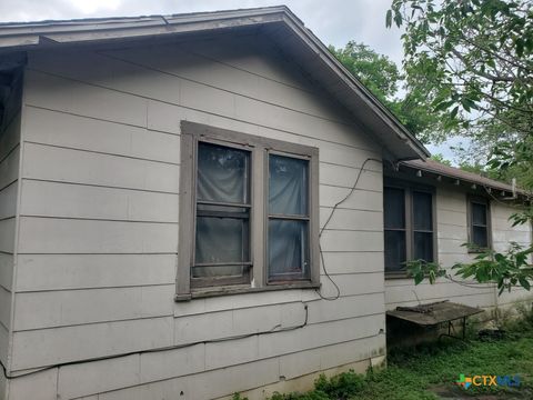 Photo of 702 N Orchard Avenue, Cameron, TX 76520 (MLS # 611748)