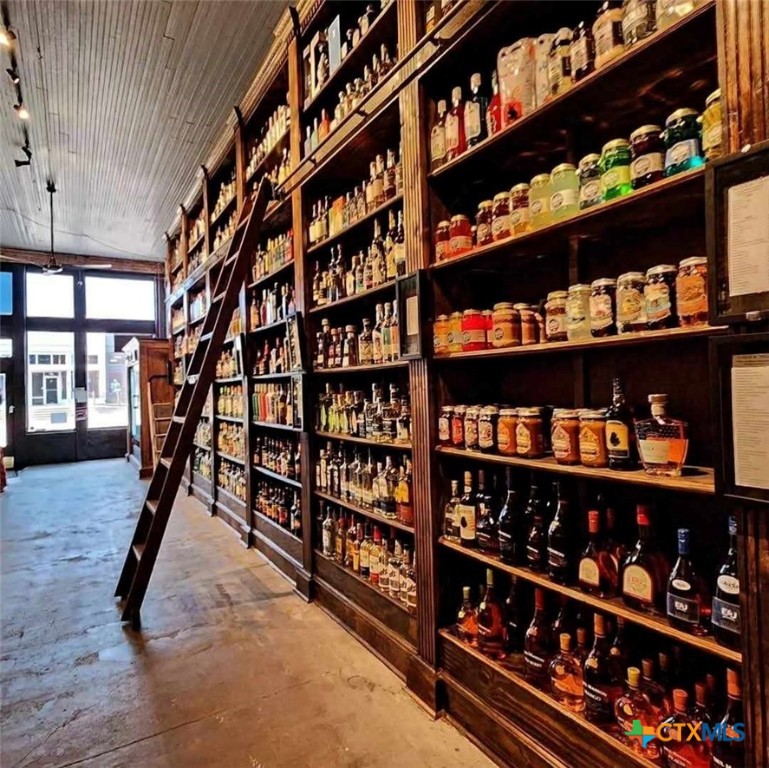 418 E Texas Avenue 420