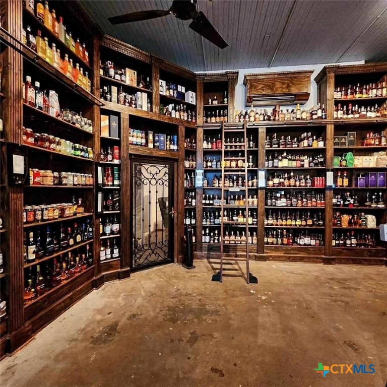 418 E Texas Avenue 420