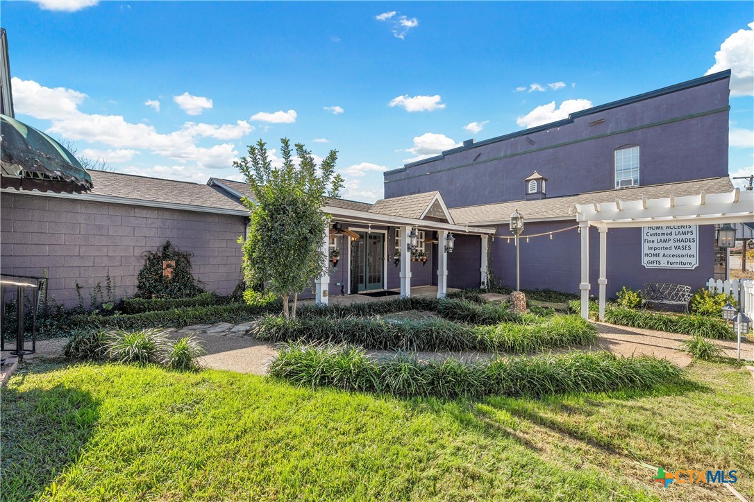 103-105 E Center Street